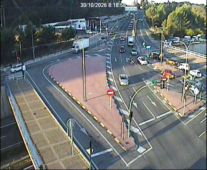 Dos colisiones consecutivas en la A-15 a la altura de Zizur Mayor provocan importantes retenciones para entrar a Pamplona
