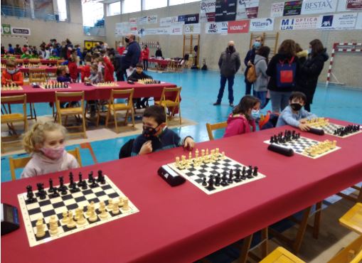 El club Zaldi Zuri de Sarriguren participa por primera vez en el campeonato navarro de ajedrez