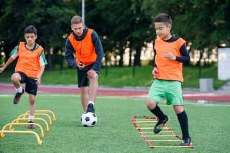La nueva edición de los campamentos del Real Betis cuenta con grandes entrenadores reconocidos en el sector