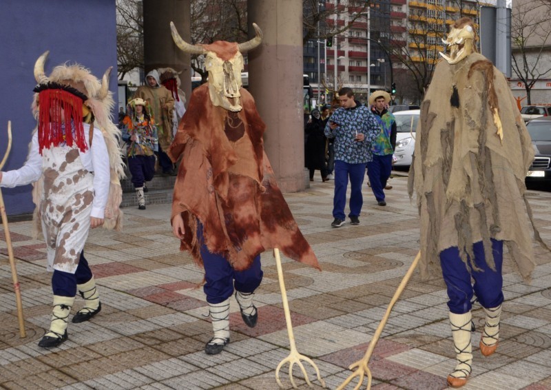 San Juan se sumerge este viernes y el sábado en su carnaval rural con máscaras mitológicas y un guiño a civilizaciones