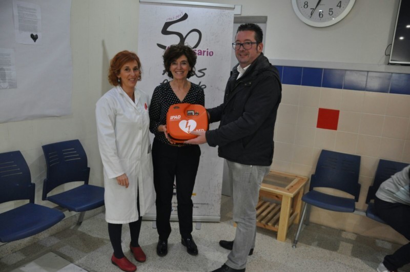 El Instituto Marqués de Villena, de Marcilla, y la escuela infantil Soletes, de Funes, ya son espacios cardioprotegidos