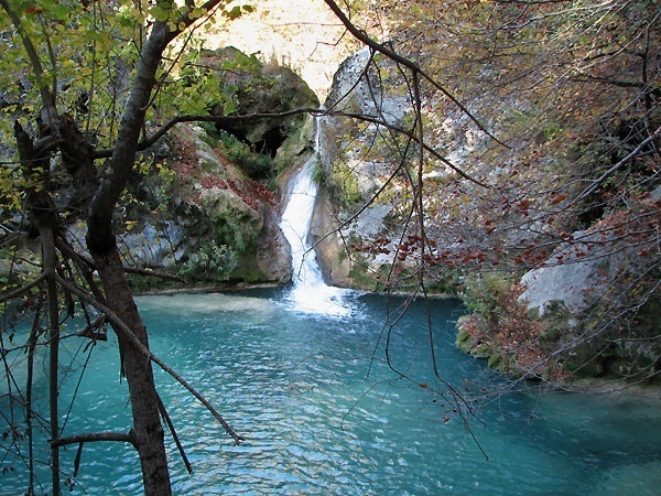 Rescatada una mujer con posible fractura de tobillo junto a la cascada de Xorroxin, en Baztan