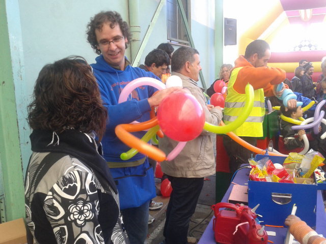 Comparsas de Gigantes animan a participar, el sábado que viene, en el Festival Infantil de ADANO en Salesianos