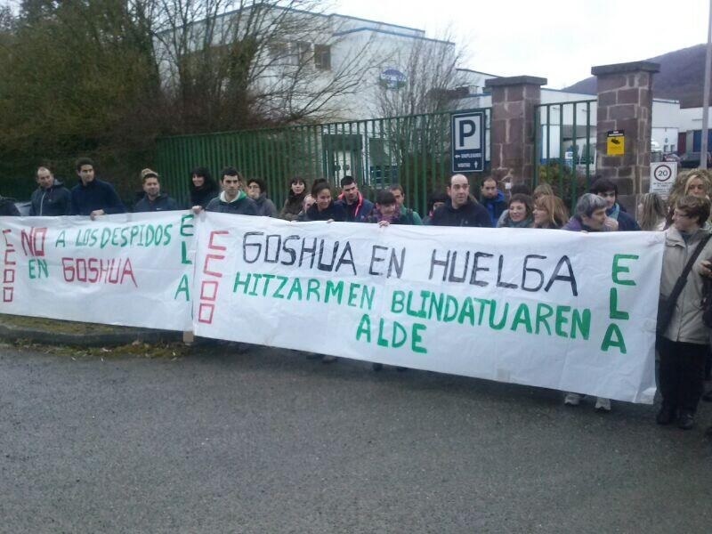 La plantilla de Goshua inicia su huelga indefinida con protesta en Pamplona