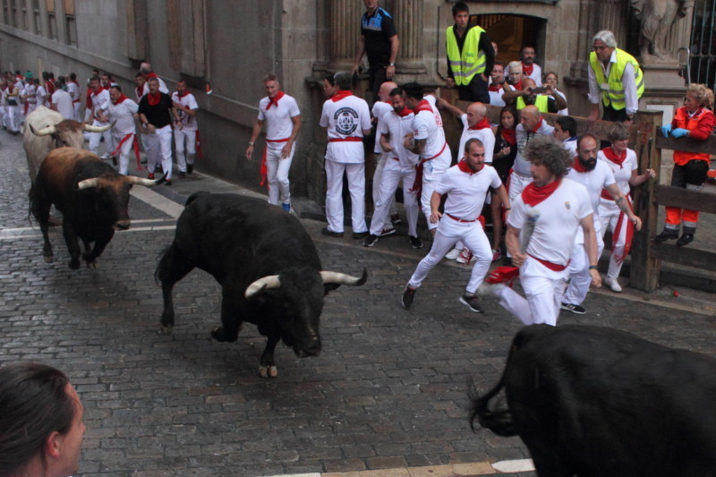 Encierro de los \'Victorianos\' sin corneados, y con dos traslados por sendos traumatismos